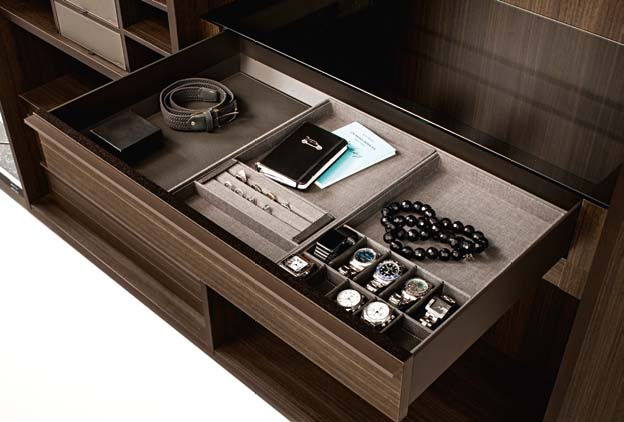 Presotto walk-in Closet