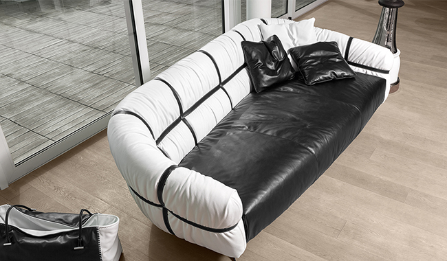 Gamma Crossover Sofa
