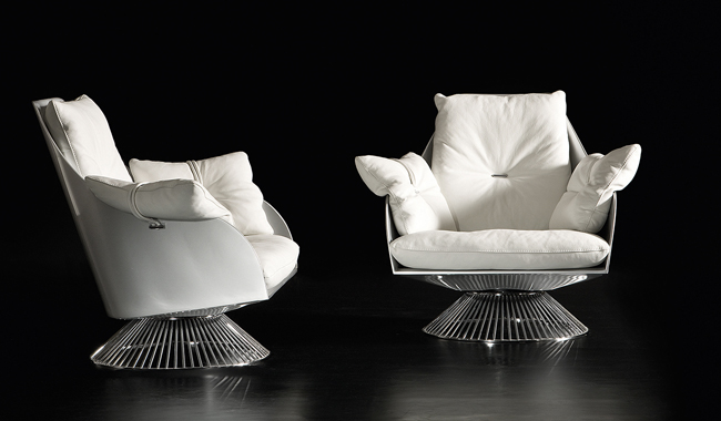 Gamma Gloss Leather Shell Swivel Lounge Chair