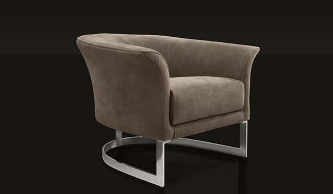 Gamma Oyster Lounge Chair