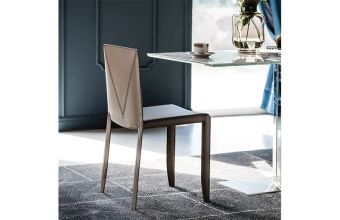 Piuma Dining Chair
