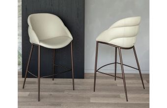Camilla Stool