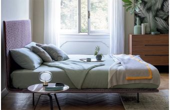 Thin Ego Bed